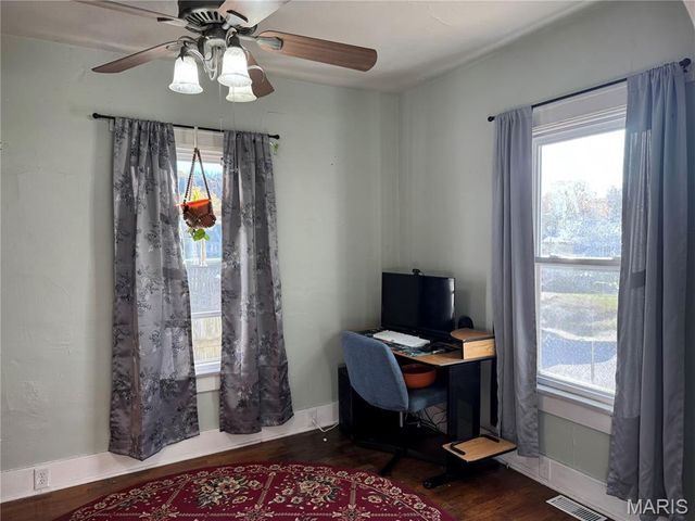 106 S Levering Avenue, Hannibal, MO 63401