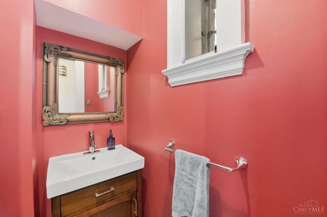 3059 Lischer Avenue, Cincinnati, OH 45211