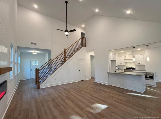 827 Southerland Peak N Drive, Raeford, NC 28376