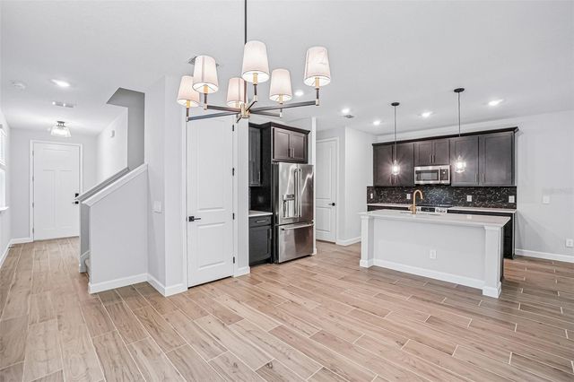 7524 DEER VALLEY CIRCLE, Tampa, FL 33635