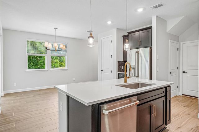 7524 DEER VALLEY CIRCLE, Tampa, FL 33635