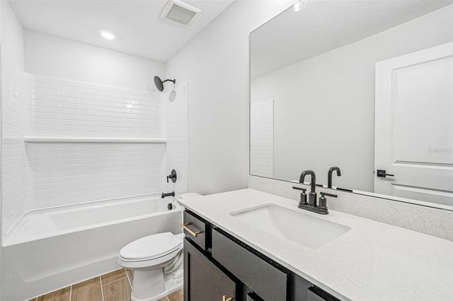 7524 DEER VALLEY CIRCLE, Tampa, FL 33635