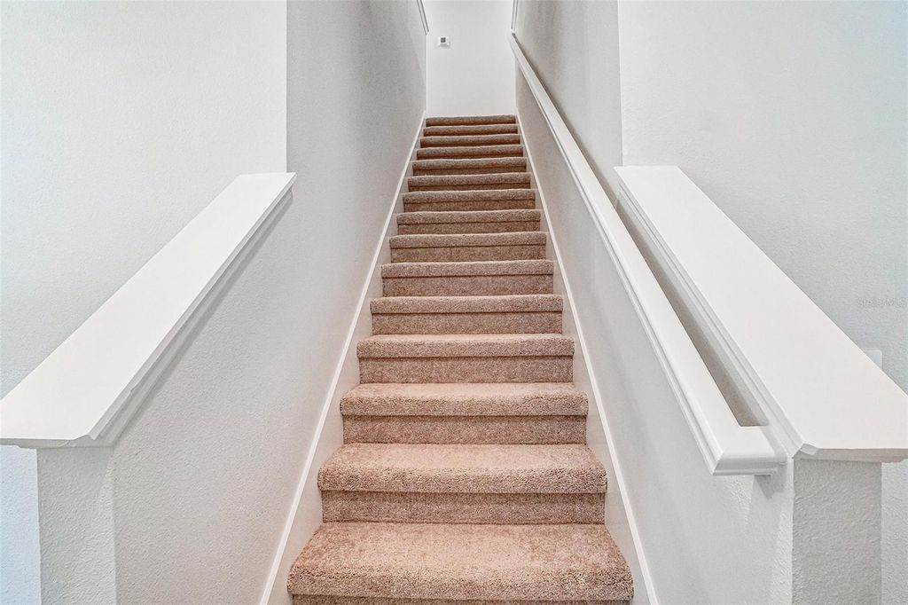 Image 11 of property listing at 7524 DEER VALLEY CIRCLE, Tampa, FL 33635
