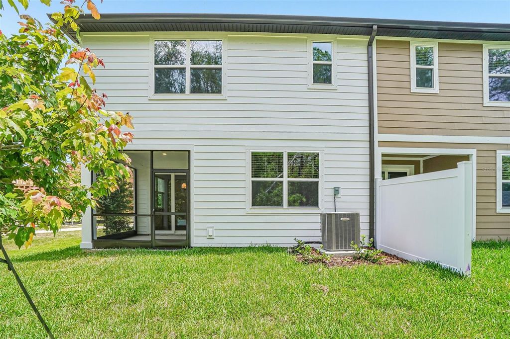 Image 55 of property listing at 7524 DEER VALLEY CIRCLE, Tampa, FL 33635