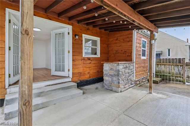 513 Gulf Road, Elyria, OH 44035