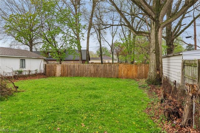 513 Gulf Road, Elyria, OH 44035