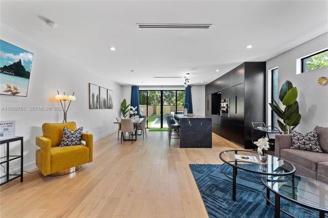 58 NW 52nd St, Miami, FL 33127