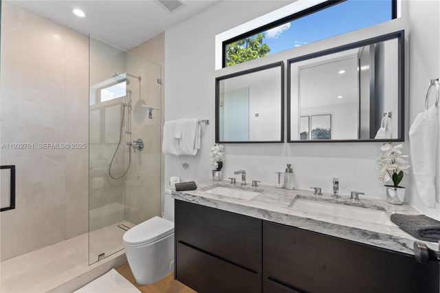 58 NW 52nd St, Miami, FL 33127