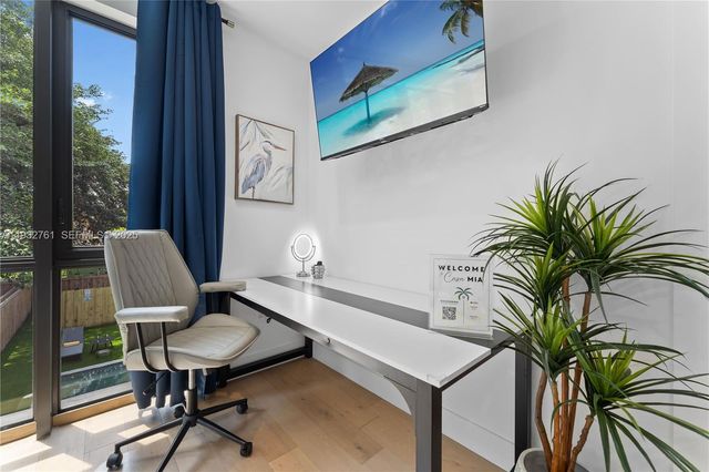 58 NW 52nd St, Miami, FL 33127