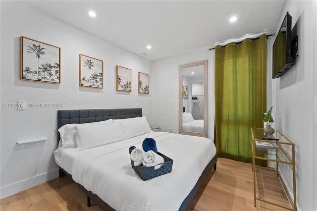 58 NW 52nd St, Miami, FL 33127