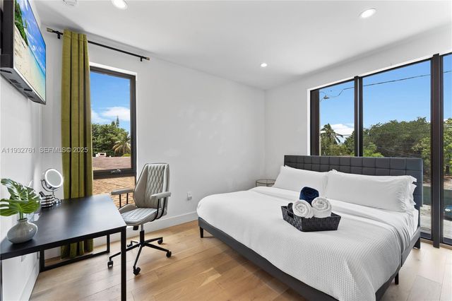 58 NW 52nd St, Miami, FL 33127