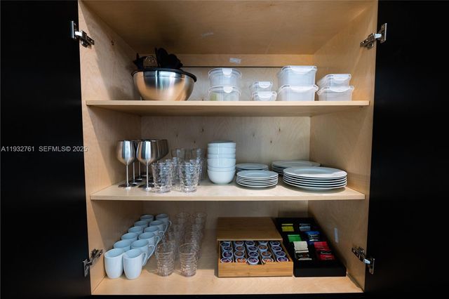 58 NW 52nd St, Miami, FL 33127