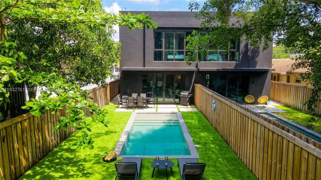 58 NW 52nd St, Miami, FL 33127