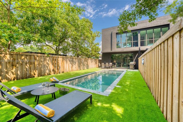 58 NW 52nd St, Miami, FL 33127