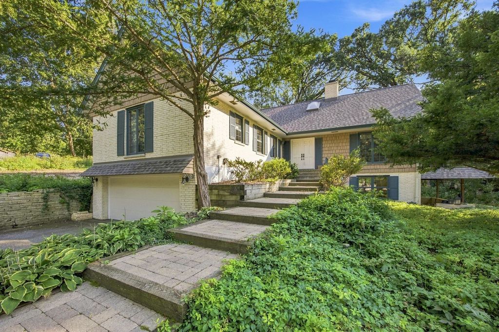 36 Marryat Road, Trout Valley, IL 60013
