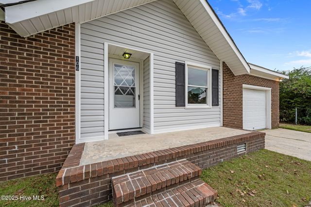 106 Ronny Court, Jacksonville, NC 28546