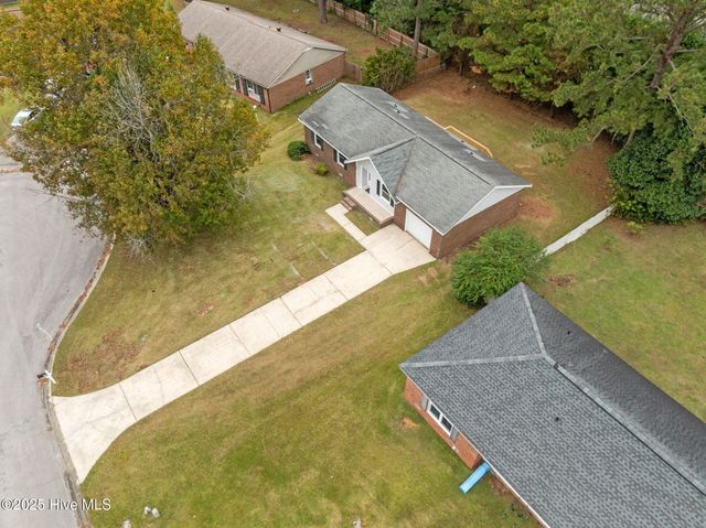 106 Ronny Court, Jacksonville, NC 28546