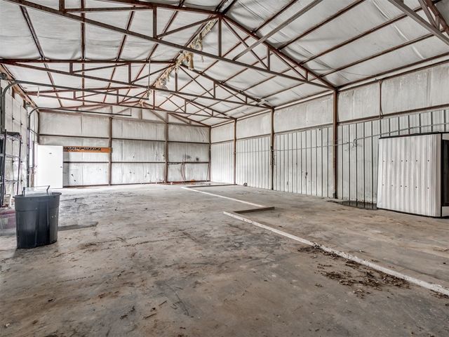 16101 S Rock Creek Road, Shawnee, OK 74801