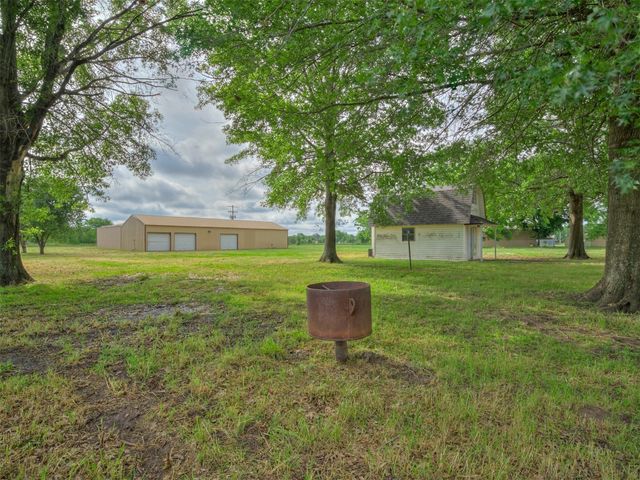 16101 S Rock Creek Road, Shawnee, OK 74801