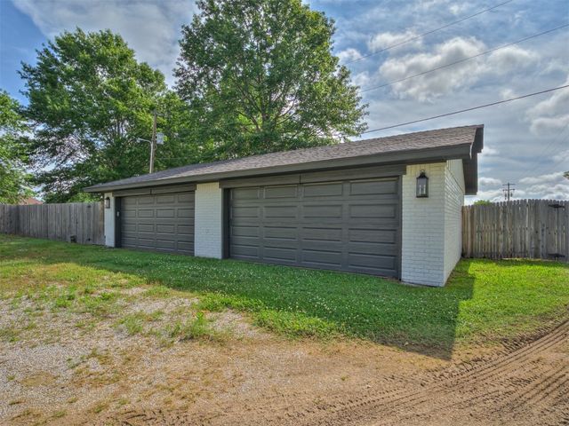 16101 S Rock Creek Road, Shawnee, OK 74801