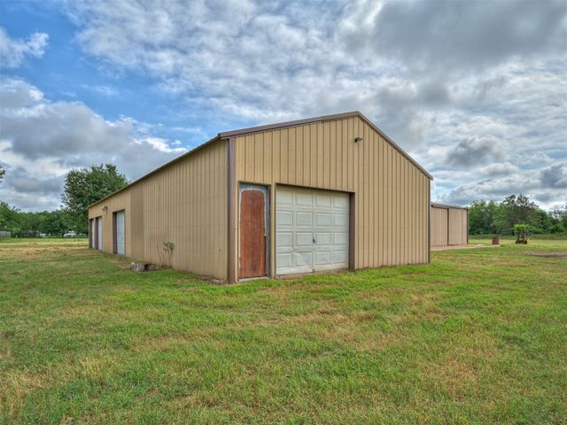 16101 S Rock Creek Road, Shawnee, OK 74801