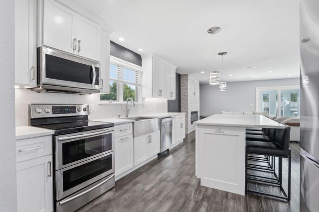 905 Nancy Road, Waterloo, IA 50702