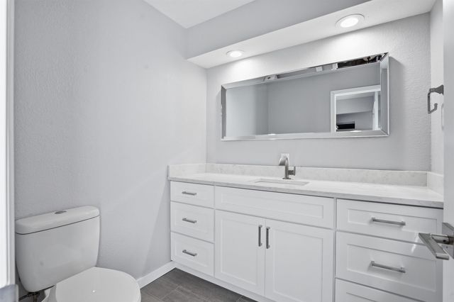 905 Nancy Road, Waterloo, IA 50702