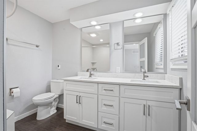 905 Nancy Road, Waterloo, IA 50702