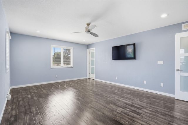 905 Nancy Road, Waterloo, IA 50702