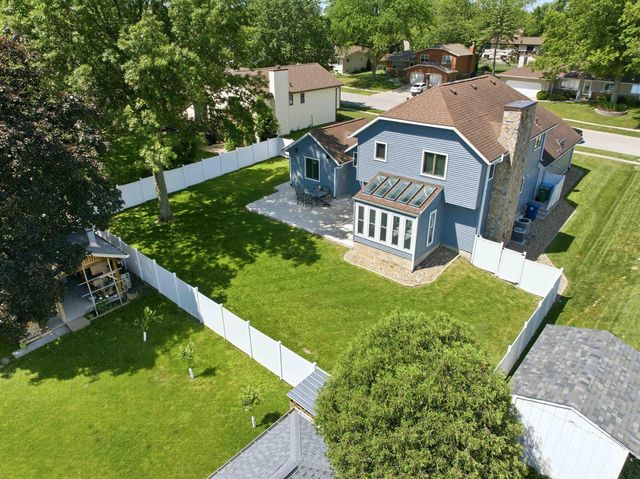 905 Nancy Road, Waterloo, IA 50702