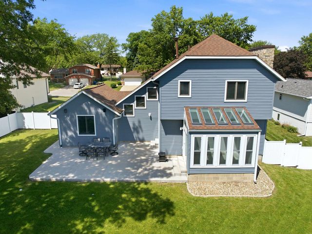 905 Nancy Road, Waterloo, IA 50702