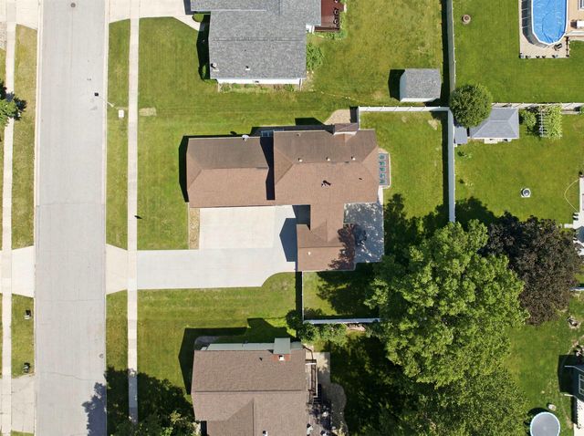 905 Nancy Road, Waterloo, IA 50702