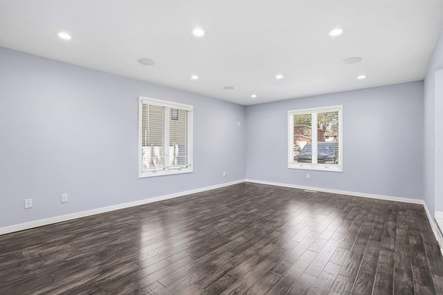 905 Nancy Road, Waterloo, IA 50702