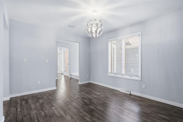 905 Nancy Road, Waterloo, IA 50702