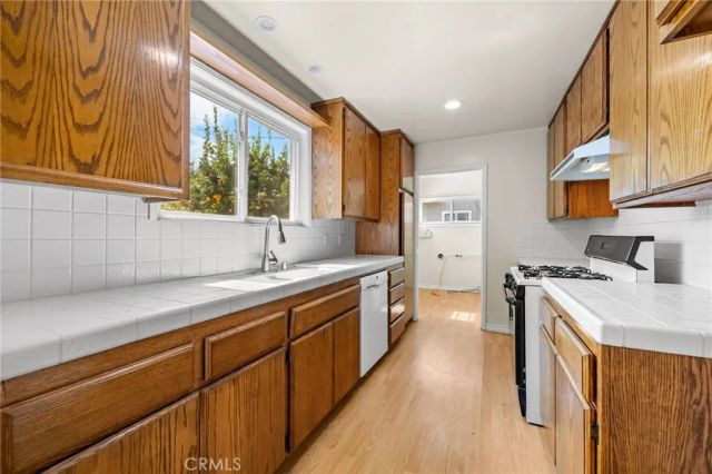 2162 Charlemagne, Long Beach, CA 90815
