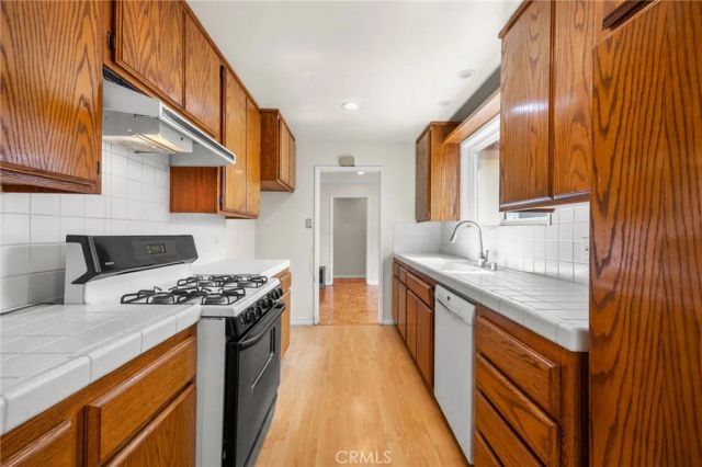 2162 Charlemagne, Long Beach, CA 90815