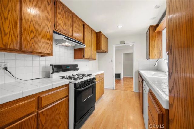 2162 Charlemagne, Long Beach, CA 90815