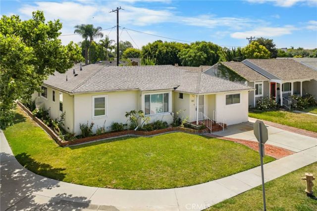 2162 Charlemagne, Long Beach, CA 90815