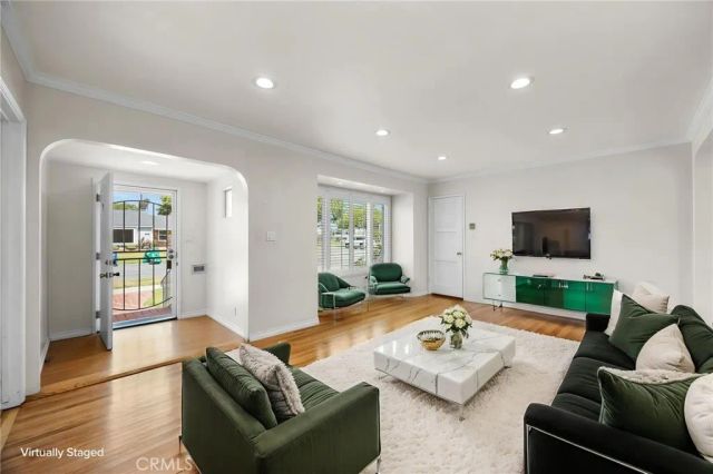 2162 Charlemagne, Long Beach, CA 90815