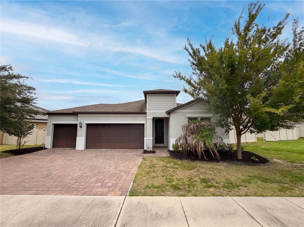 528 BELLISSIMO PLACE, Howey In The Hills, FL 34737