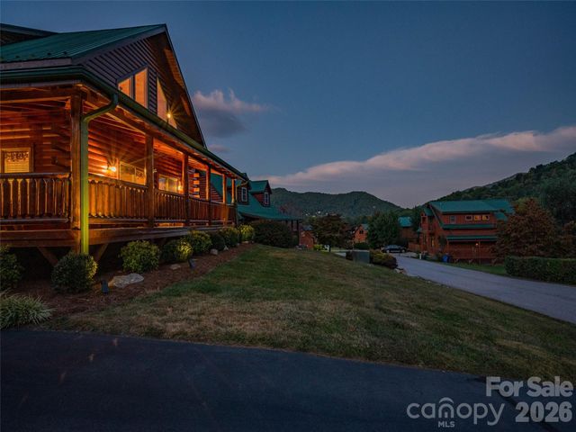 242 Panoramic Loop, Maggie Valley, NC 28751