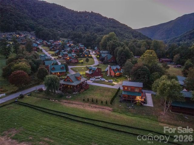 242 Panoramic Loop, Maggie Valley, NC 28751