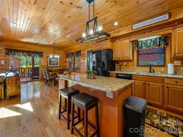 242 Panoramic Loop, Maggie Valley, NC 28751
