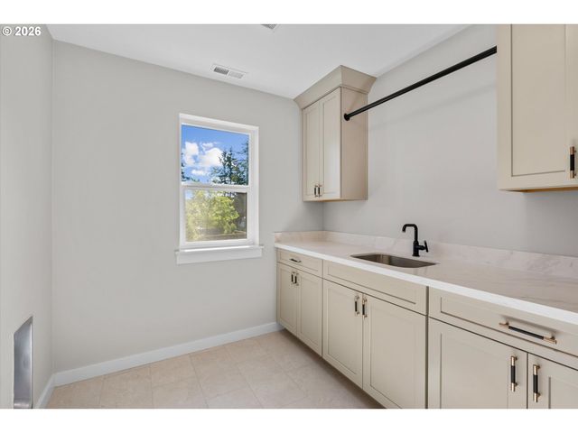 19127 Sw ELLERSON St, Beaverton, OR 97078