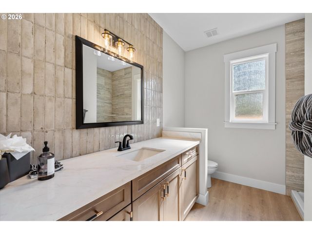 19127 Sw ELLERSON St, Beaverton, OR 97078