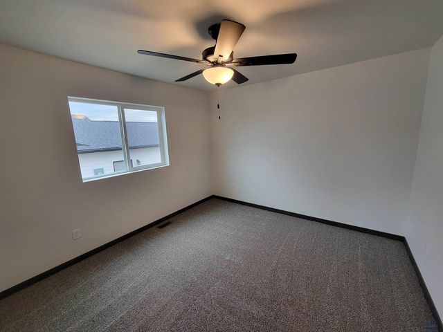 5601 COAL BANK DR, Rapid City, SD 57701