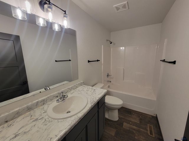 5601 COAL BANK DR, Rapid City, SD 57701