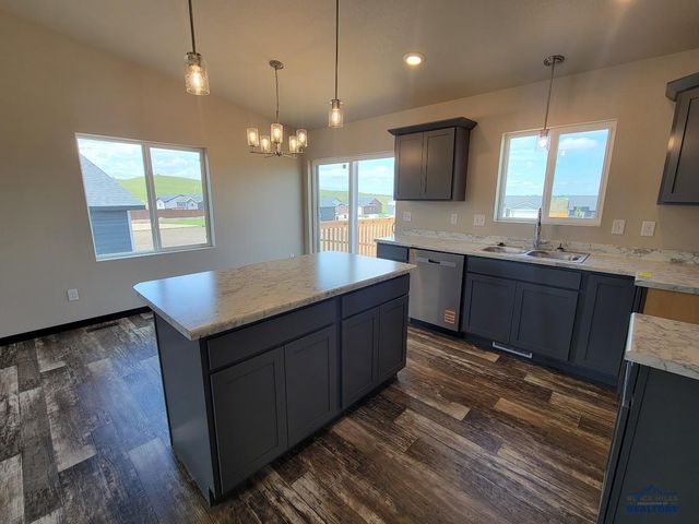 5601 COAL BANK DR, Rapid City, SD 57701