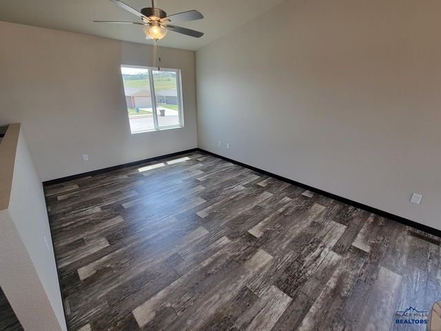 5601 COAL BANK DR, Rapid City, SD 57701