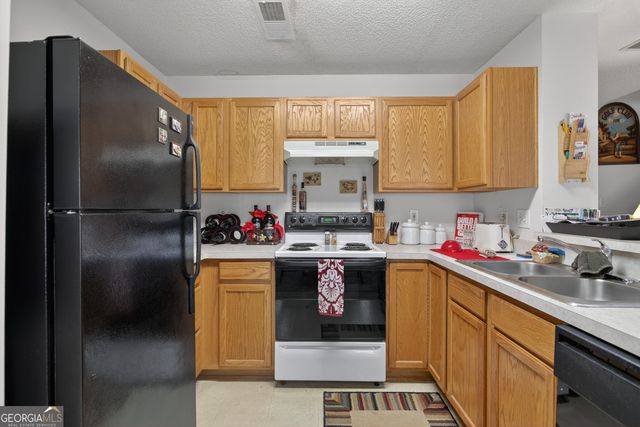 284 Cottonwood Creek Circle, Canton, GA 30114